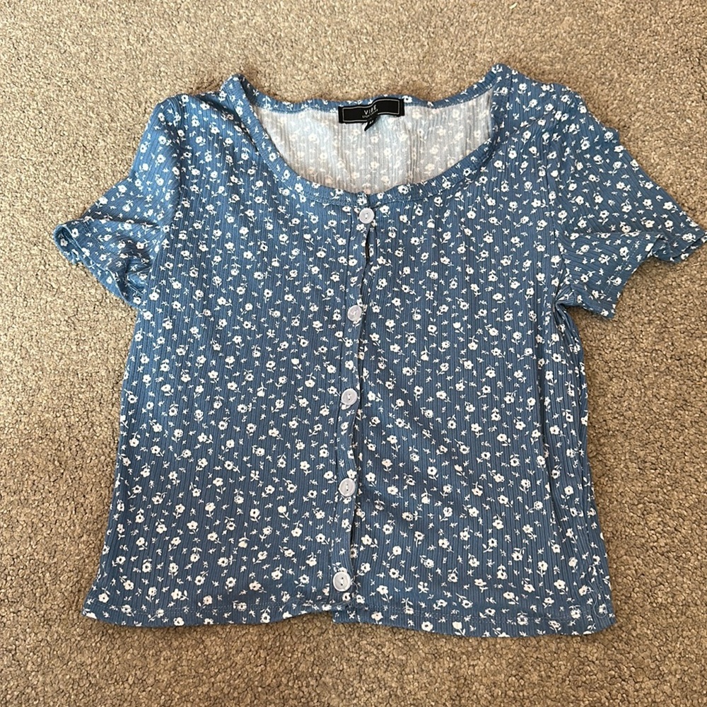 Button down top, blue floral size medium